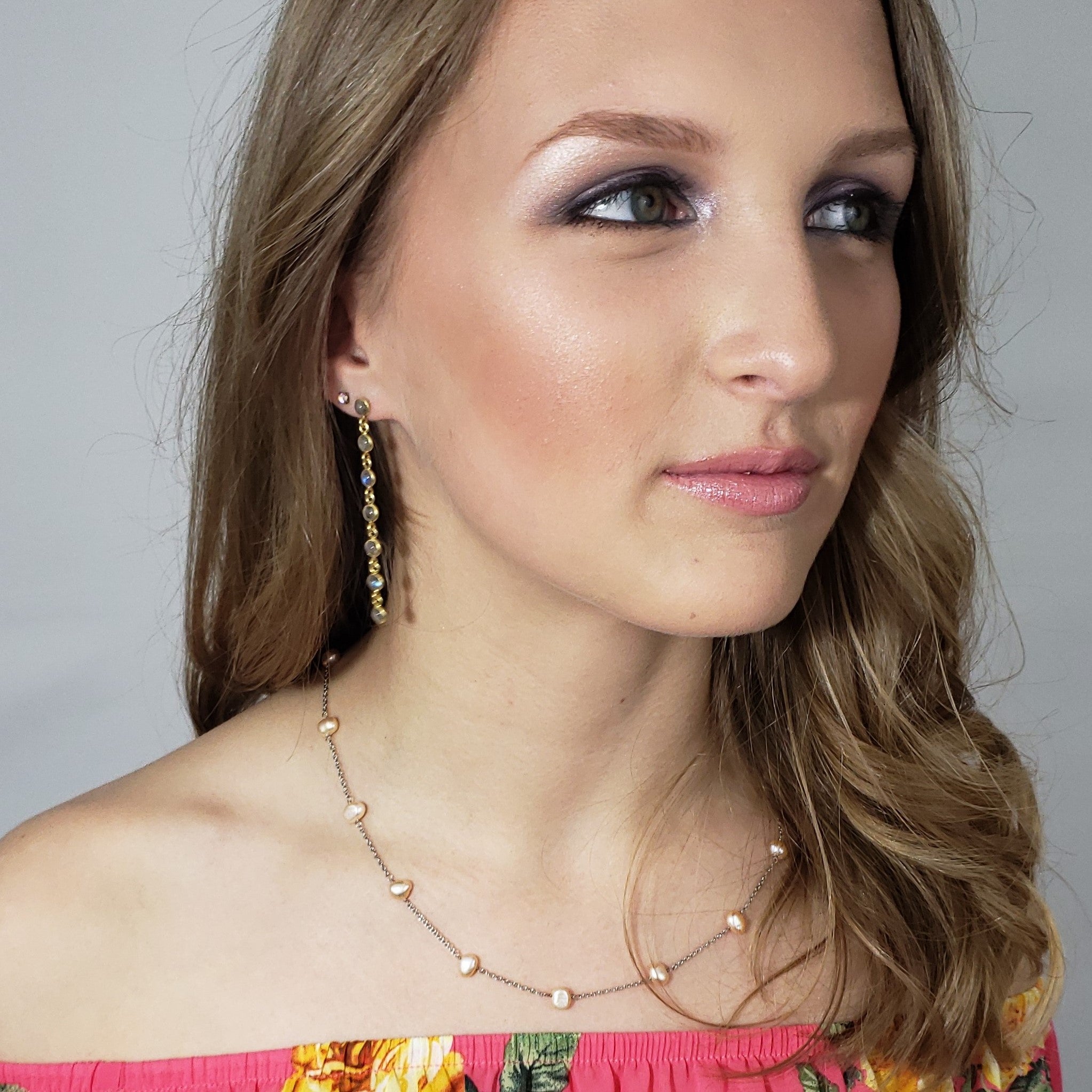 Peach Freshwater Pearl Station Necklace (20 in)