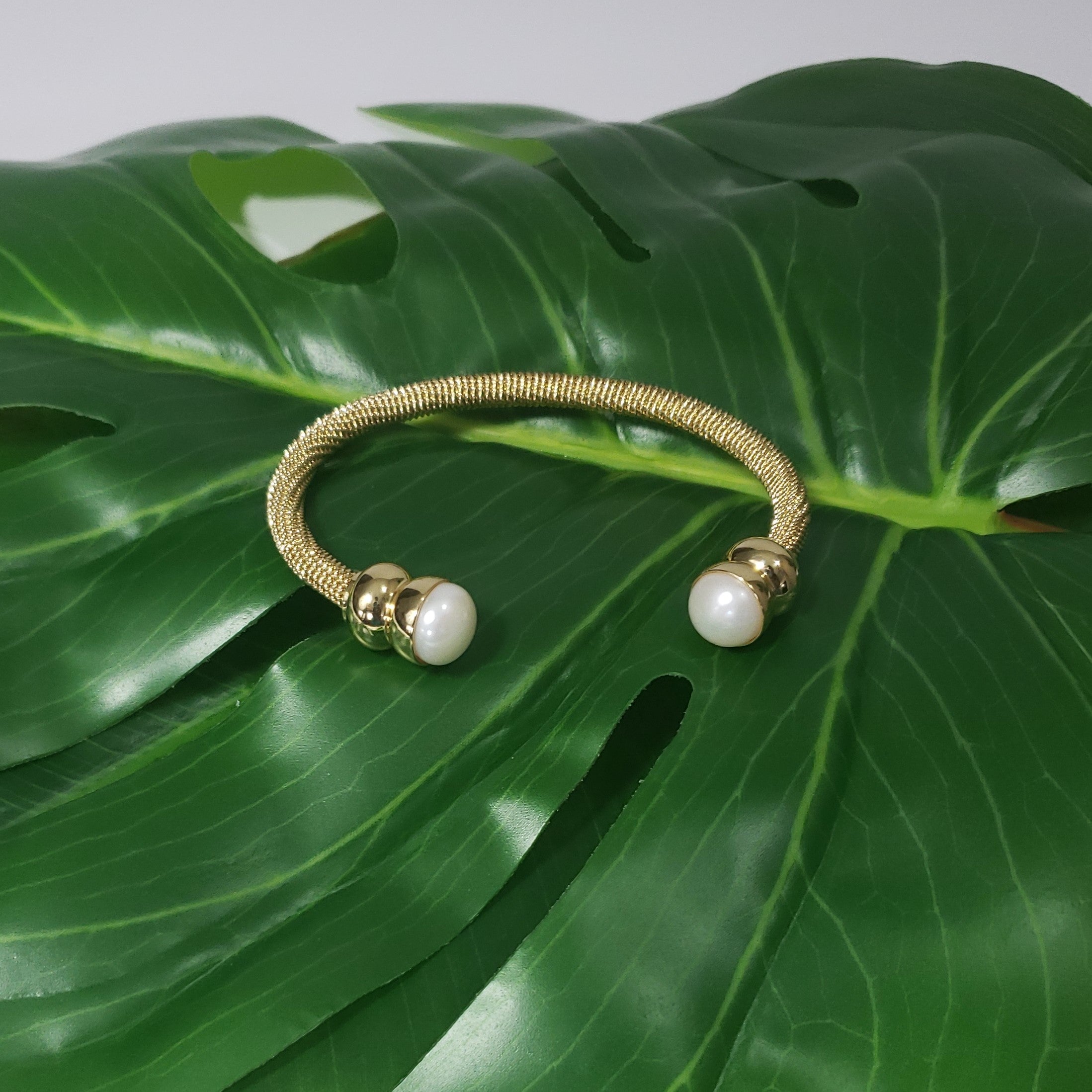 Freshwater Pearl YG Stainless Steel Twisted Cuff 9.5-10mm (7.50 in) - Houzz of DVA Boutique